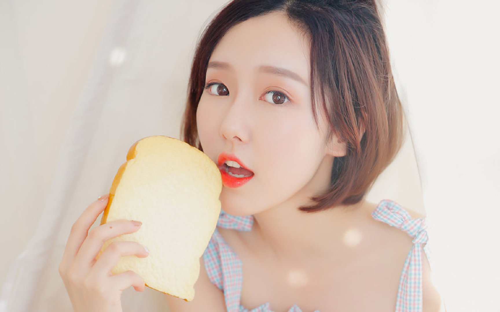 南非女足后卫因卡红牌，球队陷入人数劣势！，南非男足